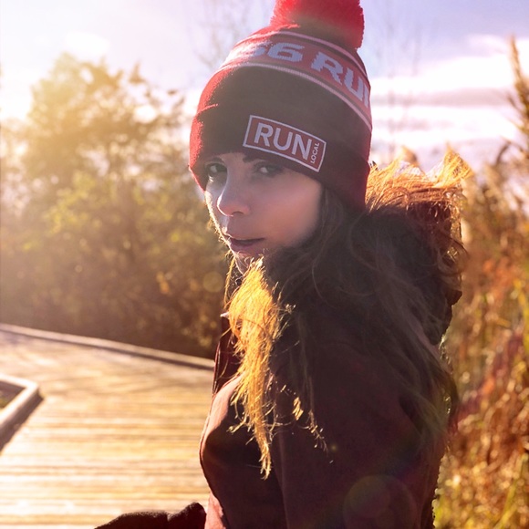 Meet your Posher, Hollie - Picture 1 of 1